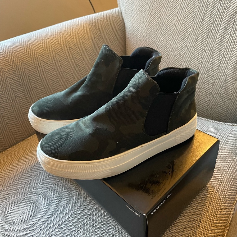 SODA Dark Camo Wedge Booties